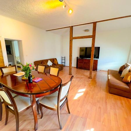 "Casa20200" 2 X Apartments Je 150Qm Fuer Business, Familien, Gruppen, Handwerker 15Min Von Berlin, Erdbeerhof, Outlet B5, 5Min Vom See Falkensee !! 2 Apartment Each 150Qm For Business , Families 15Min From Berlin!! Eksteriør billede