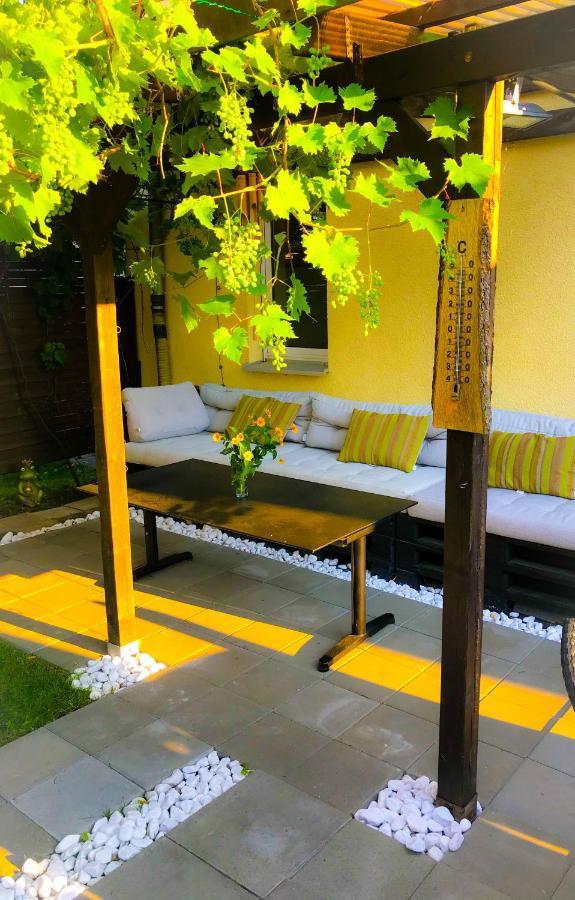 "Casa20200" 2 X Apartments Je 150Qm Fuer Business, Familien, Gruppen, Handwerker 15Min Von Berlin, Erdbeerhof, Outlet B5, 5Min Vom See Falkensee !! 2 Apartment Each 150Qm For Business , Families 15Min From Berlin!! Eksteriør billede