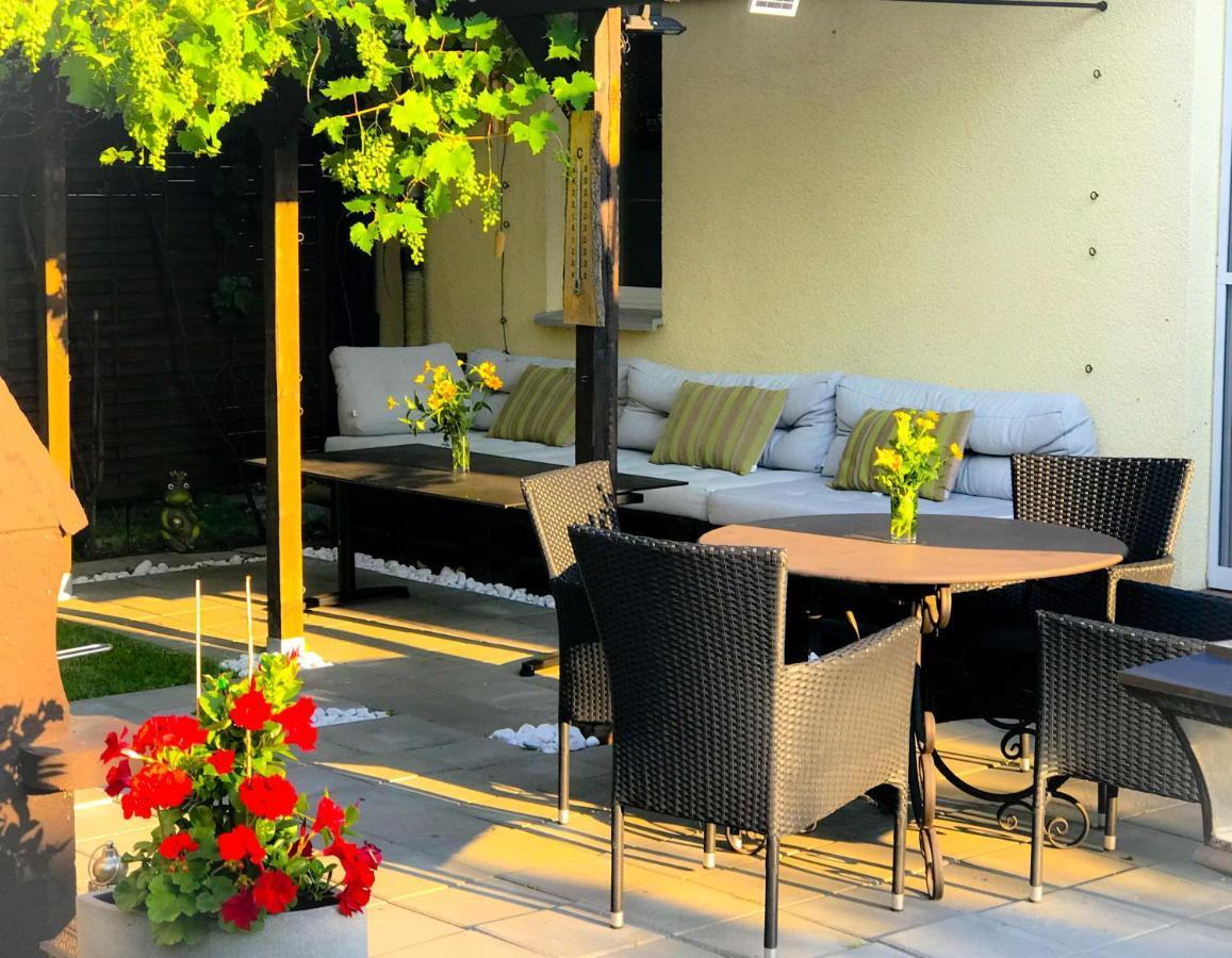 "Casa20200" 2 X Apartments Je 150Qm Fuer Business, Familien, Gruppen, Handwerker 15Min Von Berlin, Erdbeerhof, Outlet B5, 5Min Vom See Falkensee !! 2 Apartment Each 150Qm For Business , Families 15Min From Berlin!! Eksteriør billede