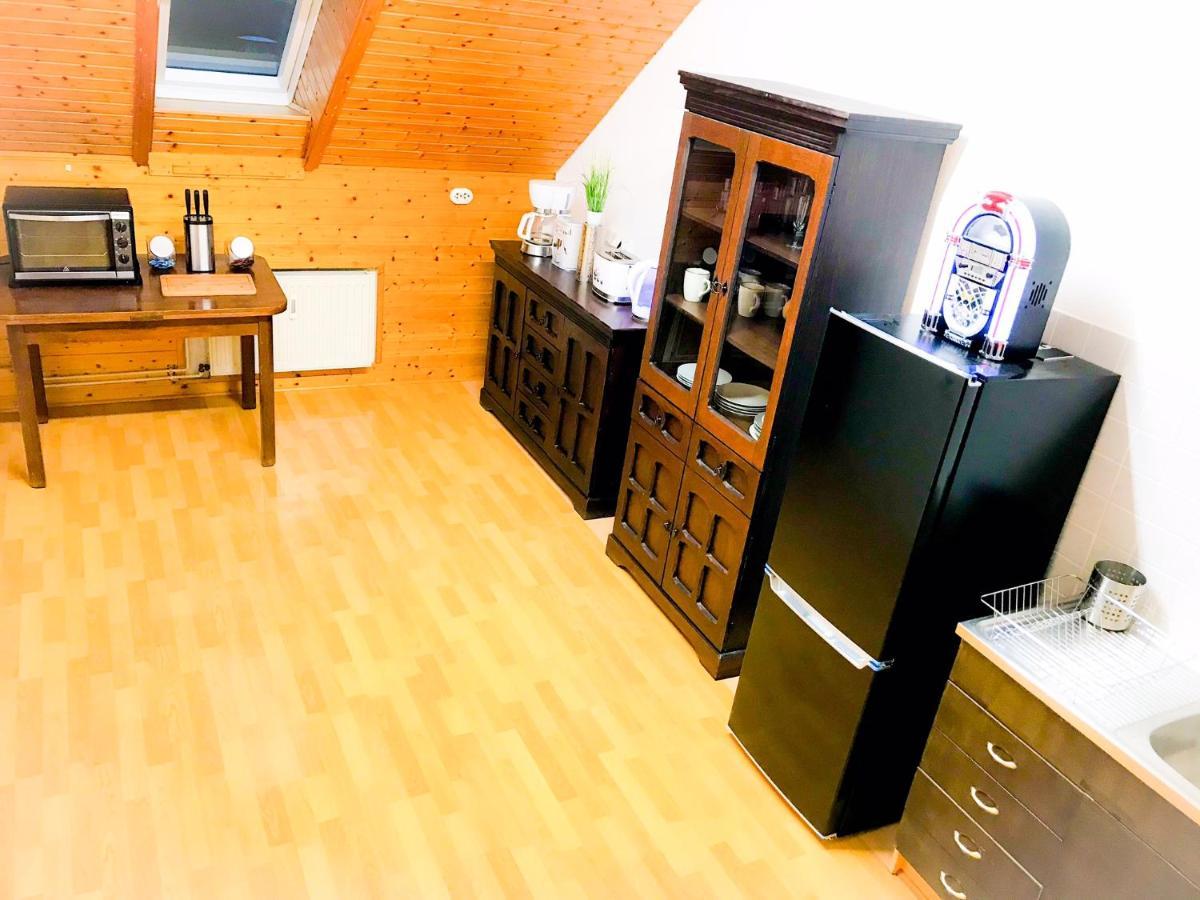 "Casa20200" 2 X Apartments Je 150Qm Fuer Business, Familien, Gruppen, Handwerker 15Min Von Berlin, Erdbeerhof, Outlet B5, 5Min Vom See Falkensee !! 2 Apartment Each 150Qm For Business , Families 15Min From Berlin!! Eksteriør billede