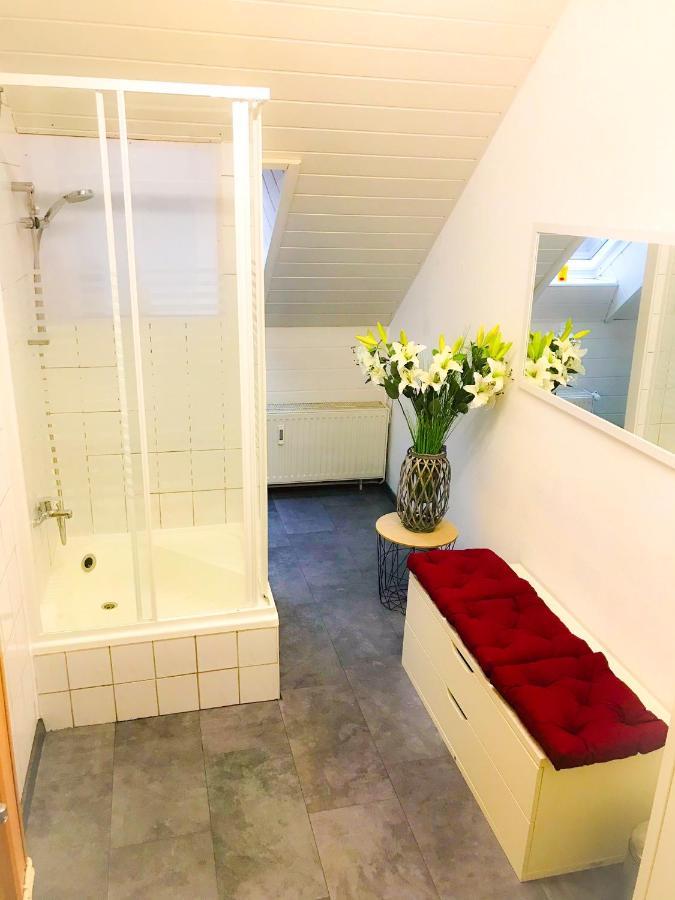 "Casa20200" 2 X Apartments Je 150Qm Fuer Business, Familien, Gruppen, Handwerker 15Min Von Berlin, Erdbeerhof, Outlet B5, 5Min Vom See Falkensee !! 2 Apartment Each 150Qm For Business , Families 15Min From Berlin!! Eksteriør billede