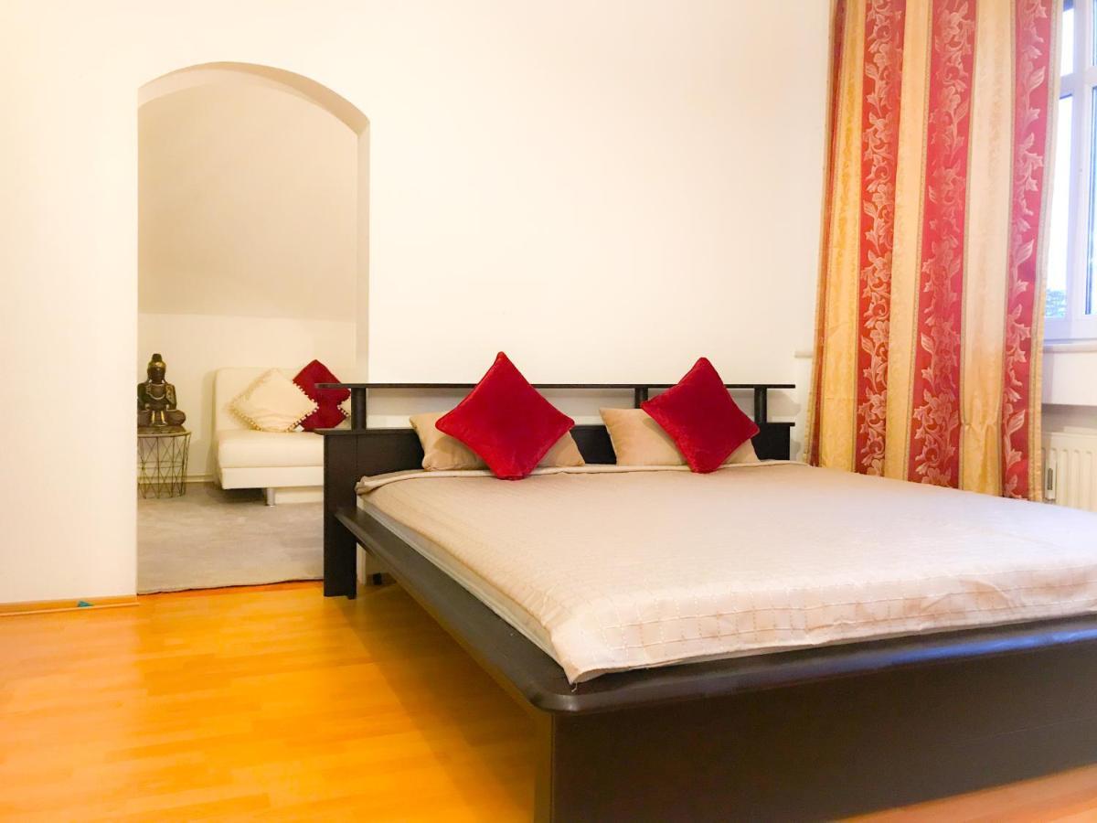 "Casa20200" 2 X Apartments Je 150Qm Fuer Business, Familien, Gruppen, Handwerker 15Min Von Berlin, Erdbeerhof, Outlet B5, 5Min Vom See Falkensee !! 2 Apartment Each 150Qm For Business , Families 15Min From Berlin!! Eksteriør billede