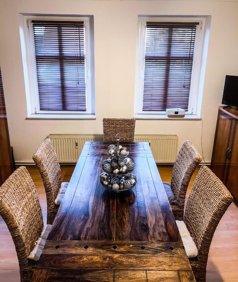 "Casa20200" 2 X Apartments Je 150Qm Fuer Business, Familien, Gruppen, Handwerker 15Min Von Berlin, Erdbeerhof, Outlet B5, 5Min Vom See Falkensee !! 2 Apartment Each 150Qm For Business , Families 15Min From Berlin!! Eksteriør billede