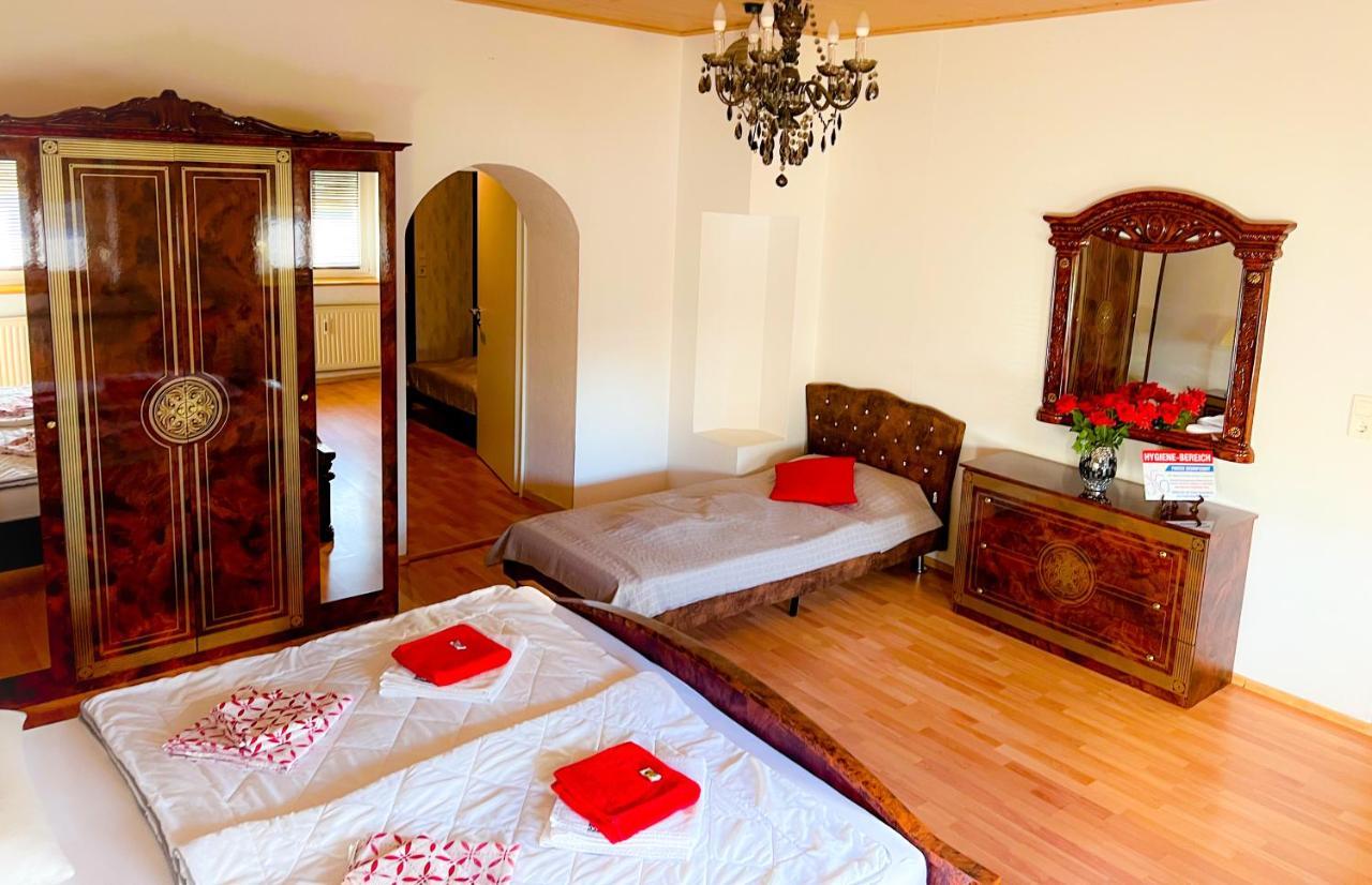 "Casa20200" 2 X Apartments Je 150Qm Fuer Business, Familien, Gruppen, Handwerker 15Min Von Berlin, Erdbeerhof, Outlet B5, 5Min Vom See Falkensee !! 2 Apartment Each 150Qm For Business , Families 15Min From Berlin!! Eksteriør billede
